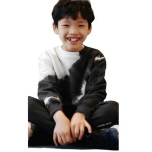 Zara‎ boy’s 10Y tie dye crew neck sweatshirt